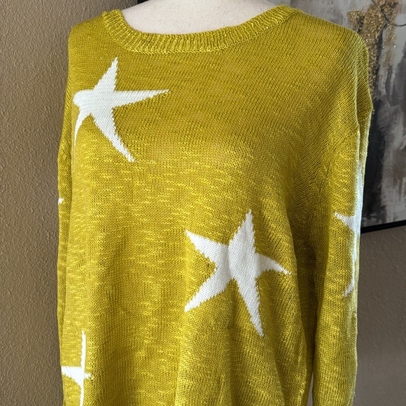 Star print distressed knit sweater - Picture 8 of 8
